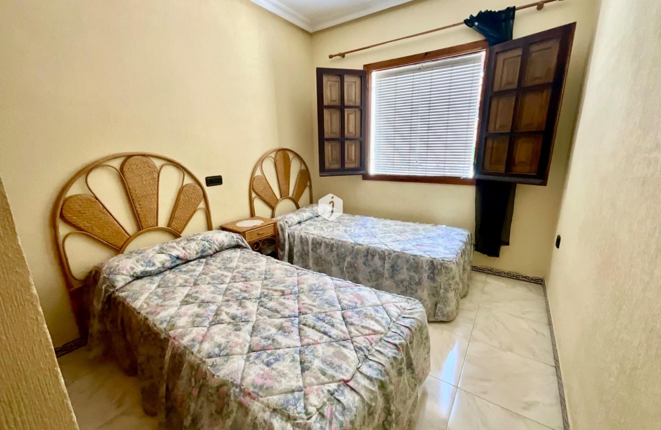 Tweedehands - Bungalow -
Torrevieja - Torreblanca