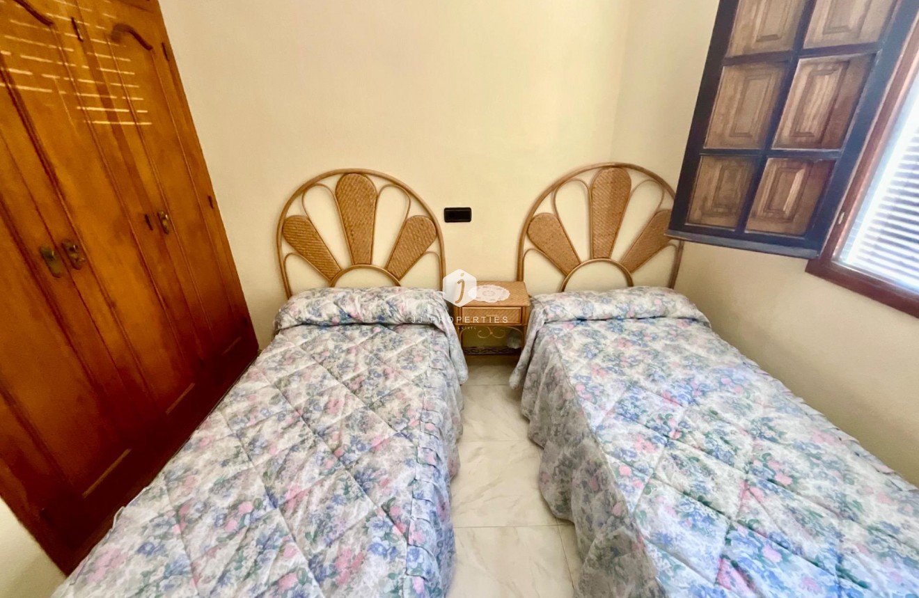 Tweedehands - Bungalow -
Torrevieja - Torreblanca