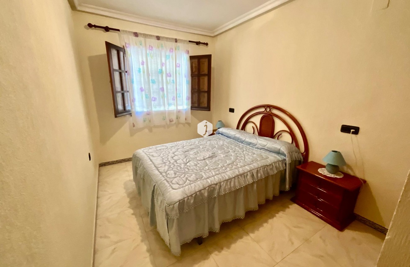 Tweedehands - Bungalow -
Torrevieja - Torreblanca