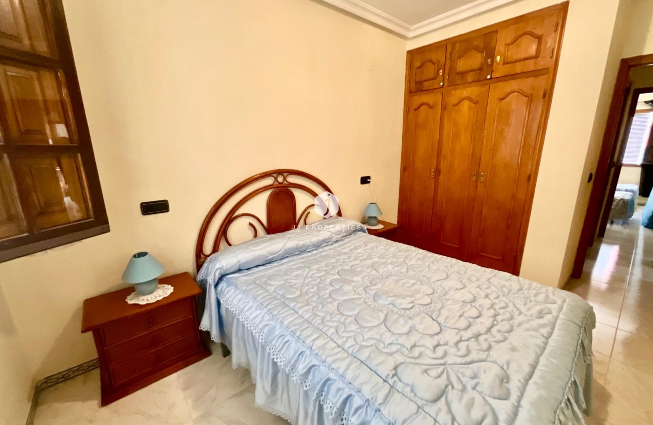 Tweedehands - Bungalow -
Torrevieja - Torreblanca