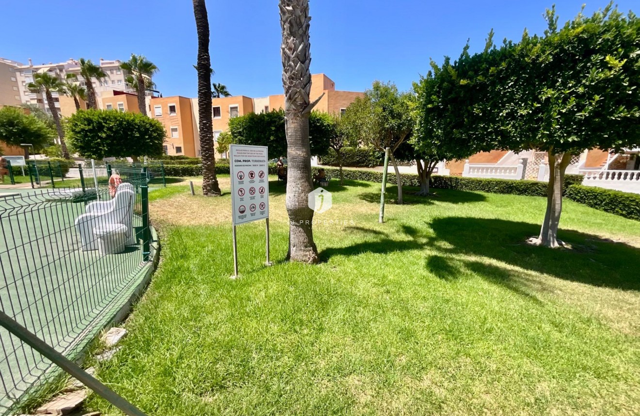 Tweedehands - Bungalow -
Torrevieja - Torreblanca