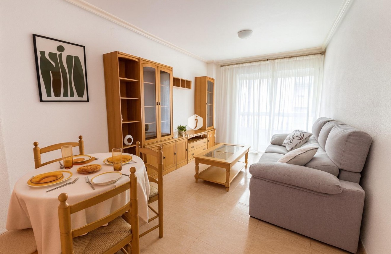 Aus zweiter Hand - Wohnung -
Torrevieja - Parque las naciones