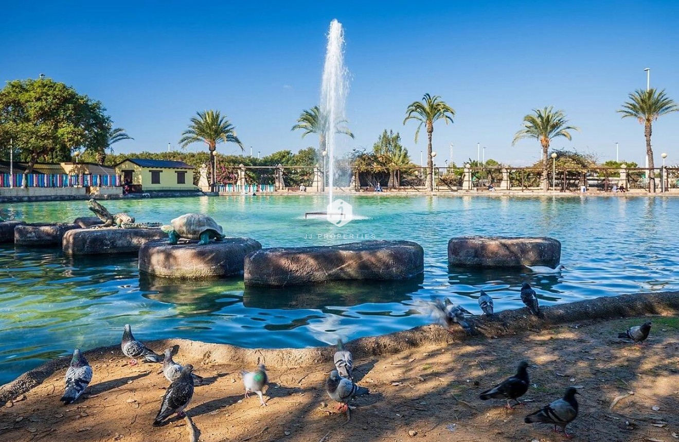 Aus zweiter Hand - Wohnung -
Torrevieja - Parque las naciones