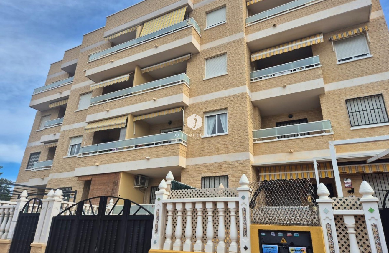 Tweedehands - Appartement / flat -
Torrevieja - aguas nuevas