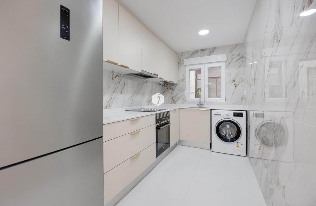 Tweedehands - Appartement / flat -
Torrevieja - Costa Blanca