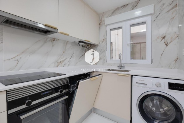 Tweedehands - Appartement / flat -
Torrevieja - Costa Blanca