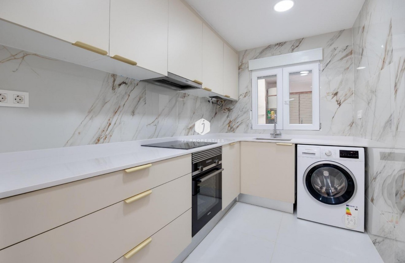 Tweedehands - Appartement / flat -
Torrevieja - Costa Blanca