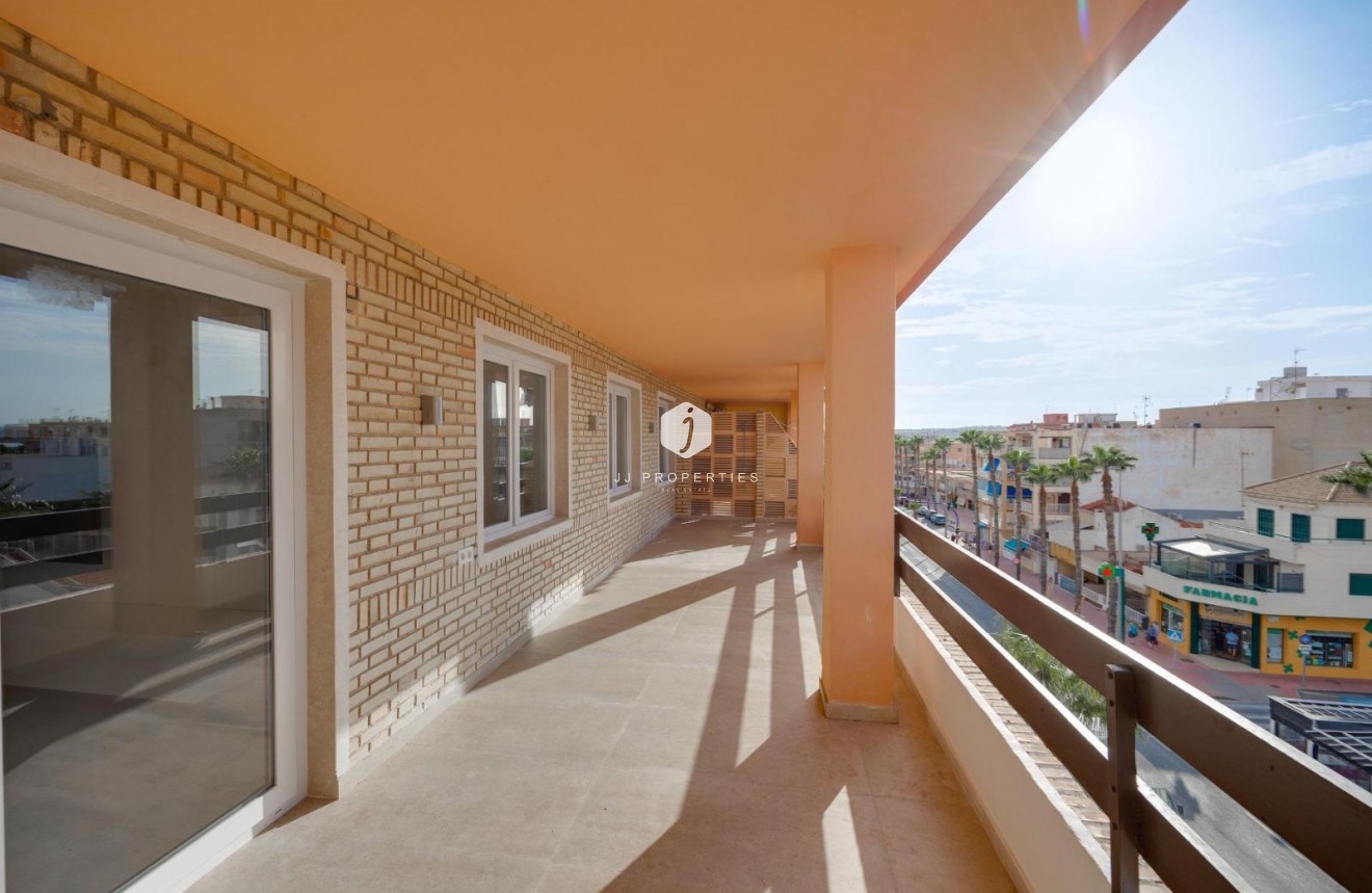 Tweedehands - Appartement / flat -
Torrevieja - Costa Blanca