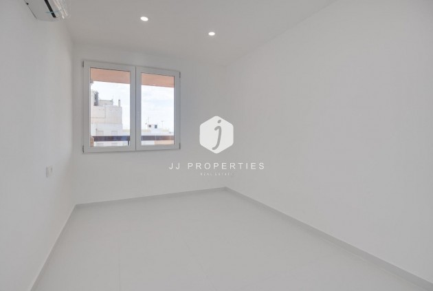 Tweedehands - Appartement / flat -
Torrevieja - Costa Blanca