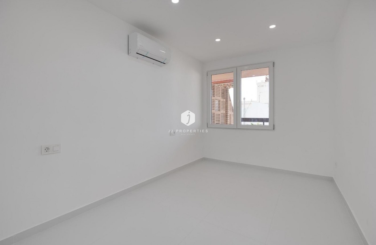 Tweedehands - Appartement / flat -
Torrevieja - Costa Blanca