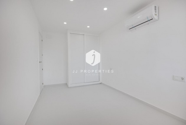 Tweedehands - Appartement / flat -
Torrevieja - Costa Blanca