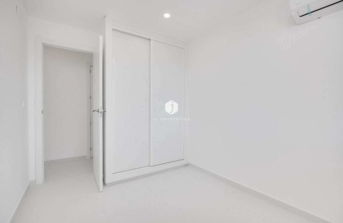 Tweedehands - Appartement / flat -
Torrevieja - Costa Blanca