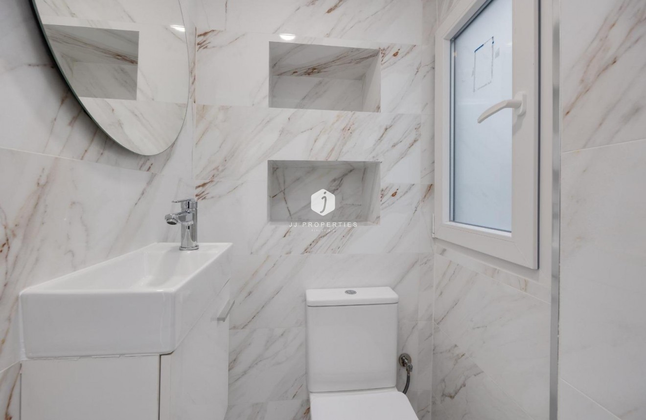 Tweedehands - Appartement / flat -
Torrevieja - Costa Blanca