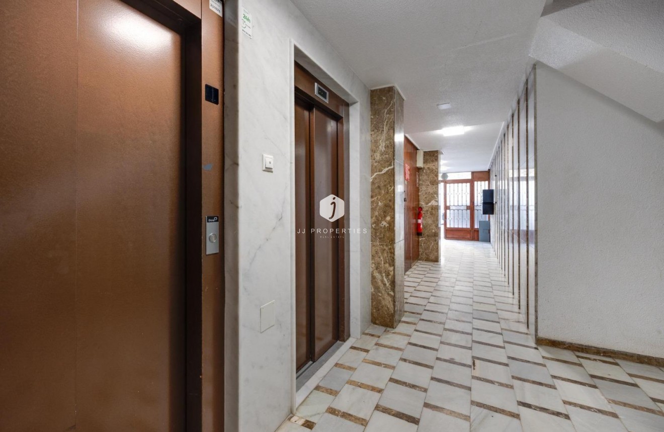 Tweedehands - Appartement / flat -
Torrevieja - Costa Blanca