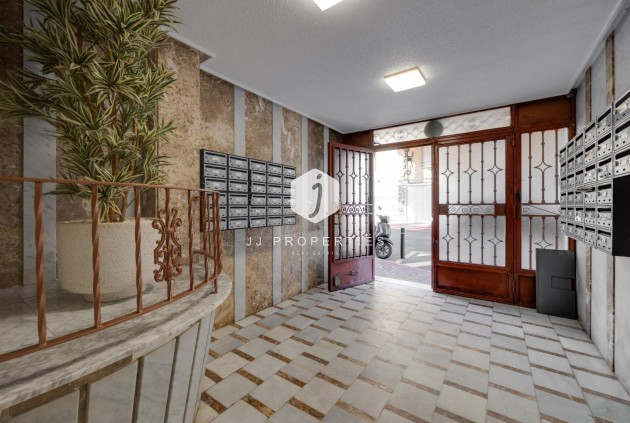 Tweedehands - Appartement / flat -
Torrevieja - Costa Blanca