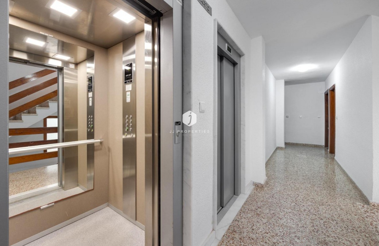 Tweedehands - Appartement / flat -
Torrevieja - Costa Blanca