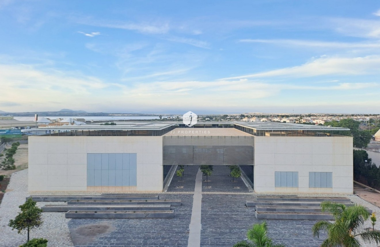 Tweedehands - Appartement / flat -
Torrevieja - Costa Blanca