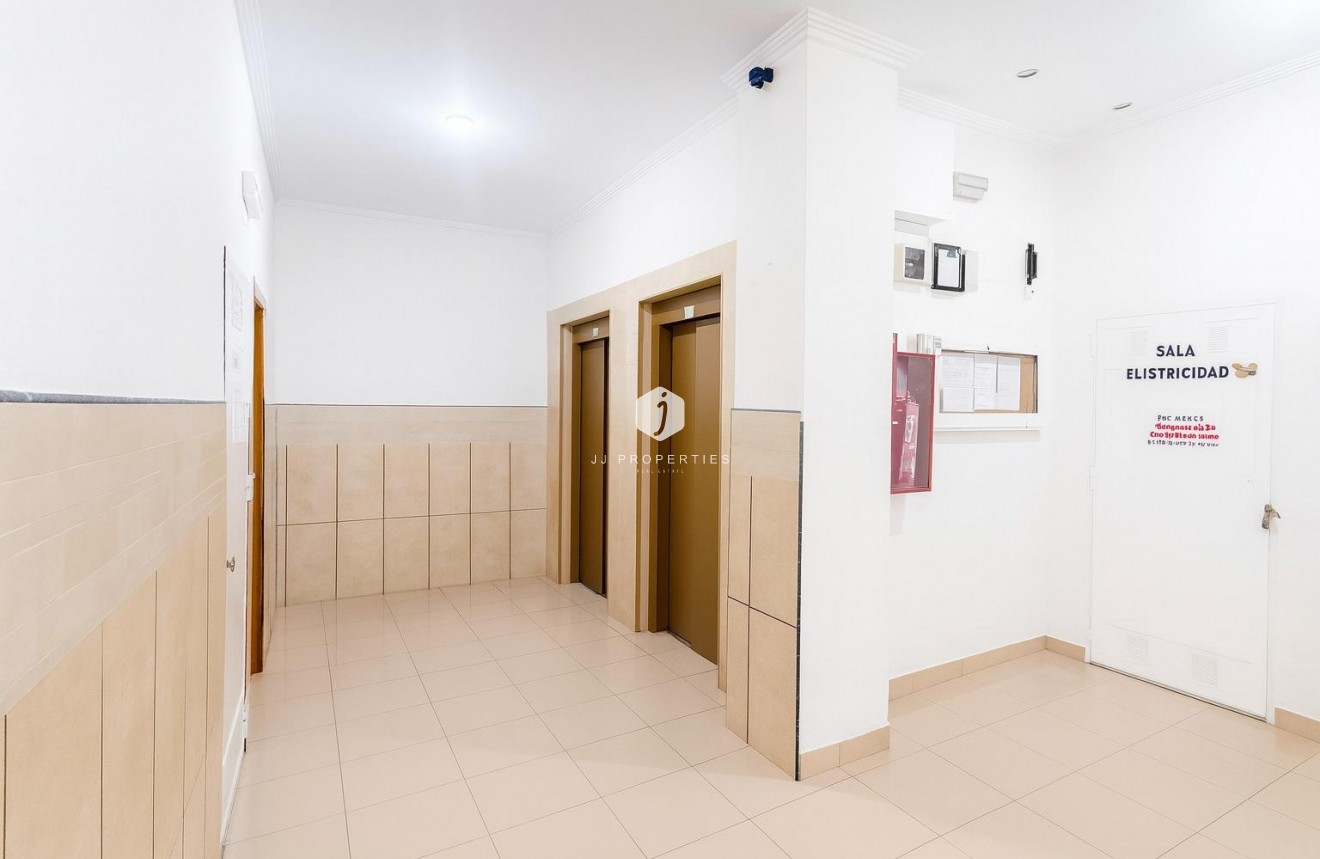 Tweedehands - Appartement / flat -
Torrevieja - PARQUE DE LAS NACIONES