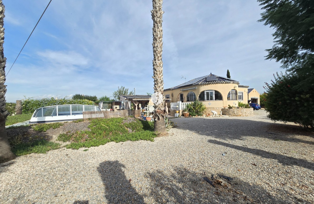 Tweedehands - Landelijk eigendom -
Dolores - Costa Blanca