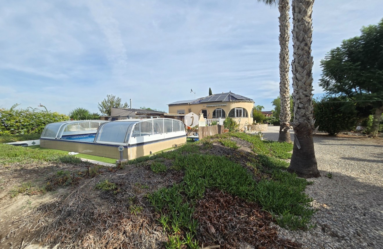 Tweedehands - Landelijk eigendom -
Dolores - Costa Blanca