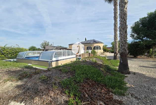 Tweedehands - Landelijk eigendom -
Dolores - Costa Blanca