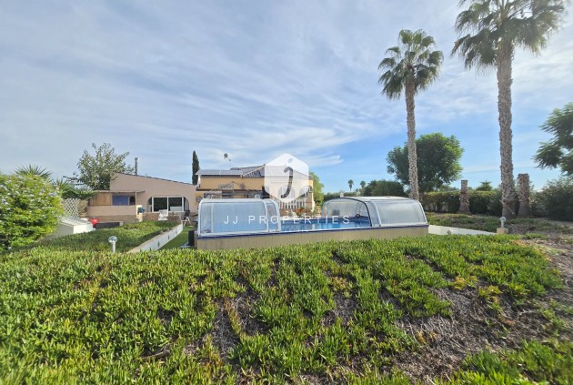 Tweedehands - Landelijk eigendom -
Dolores - Costa Blanca