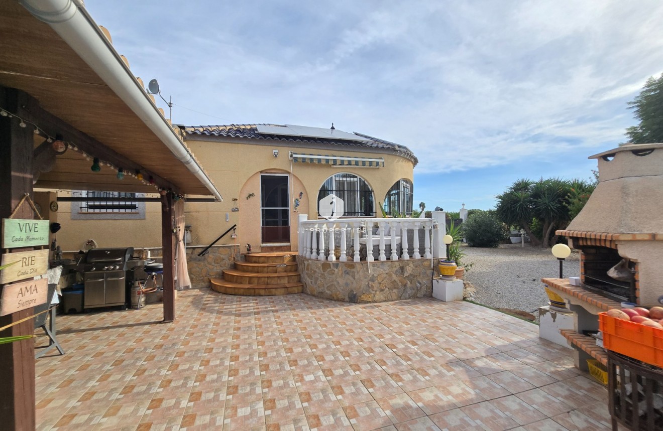 Tweedehands - Landelijk eigendom -
Dolores - Costa Blanca