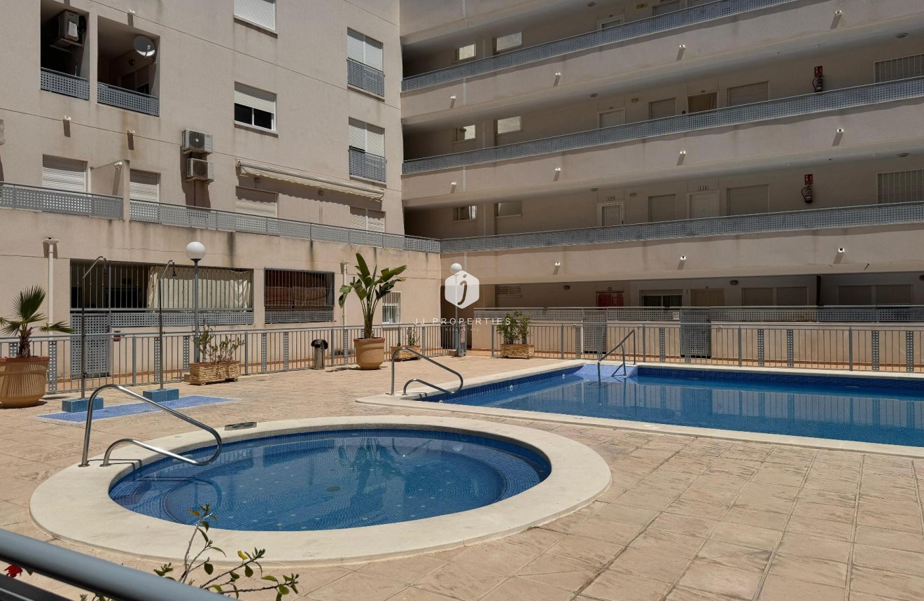 Tweedehands - Appartement / flat -
Almoradí - Inland