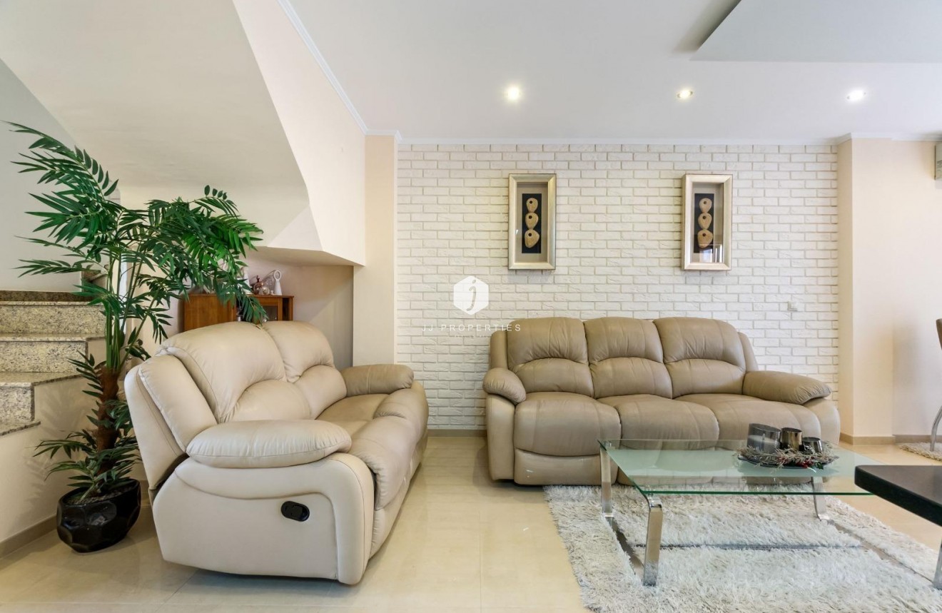 Tweedehands - Chalet -
Torrevieja - aguas nuevas