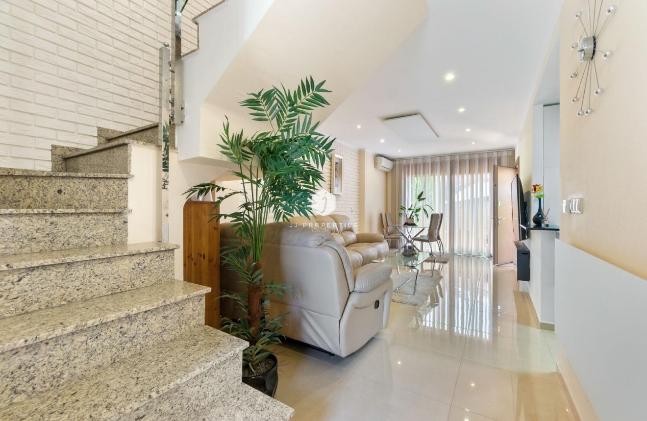 Tweedehands - Chalet -
Torrevieja - aguas nuevas