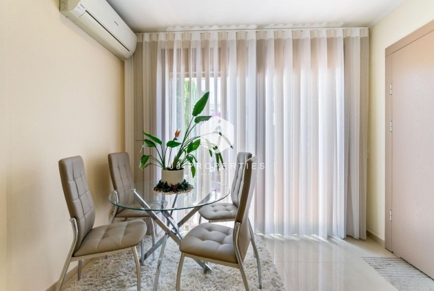 Tweedehands - Chalet -
Torrevieja - aguas nuevas