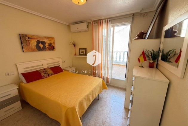 Tweedehands - Chalet -
Torrevieja - Calas blanca