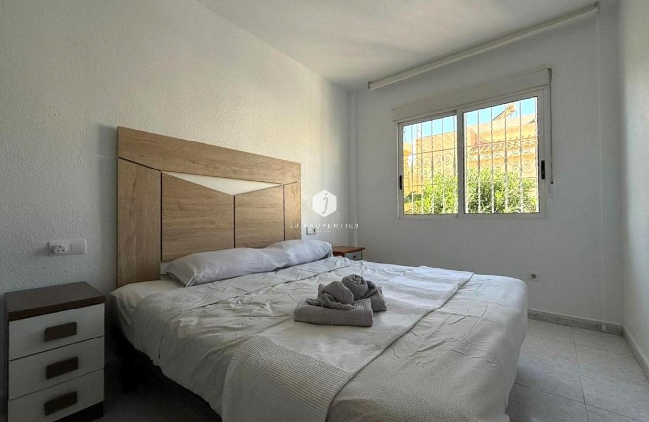 Tweedehands - Bungalow -
Torrevieja - Los Frutales