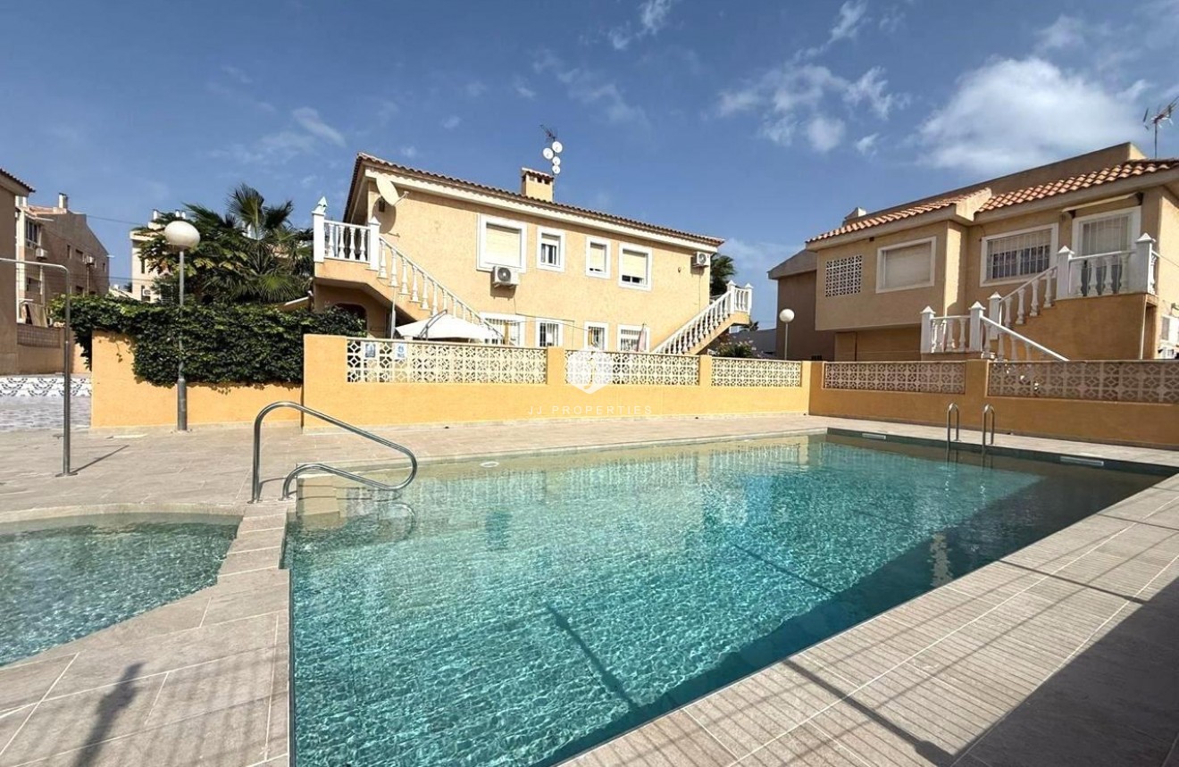 Tweedehands - Bungalow -
Torrevieja - Los Frutales