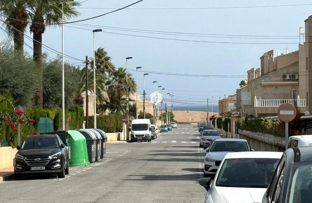 Tweedehands - Bungalow -
Torrevieja - Los Frutales