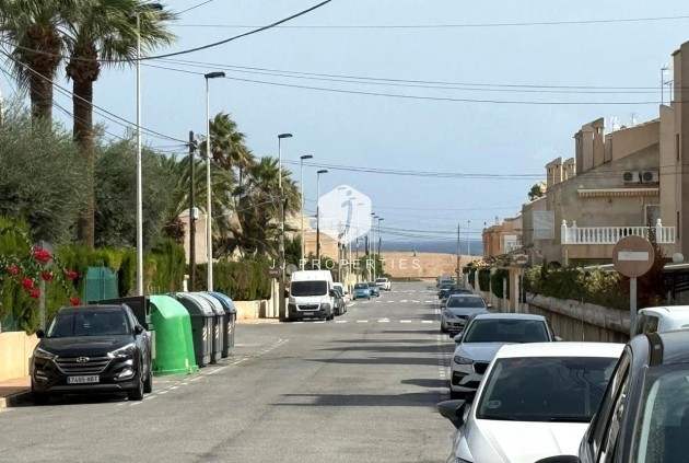 Tweedehands - Bungalow -
Torrevieja - Los Frutales