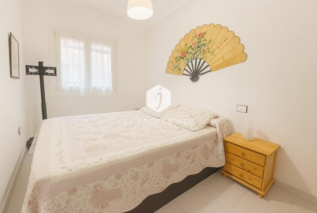 Tweedehands - Appartement / flat -
Torrevieja - Acequion