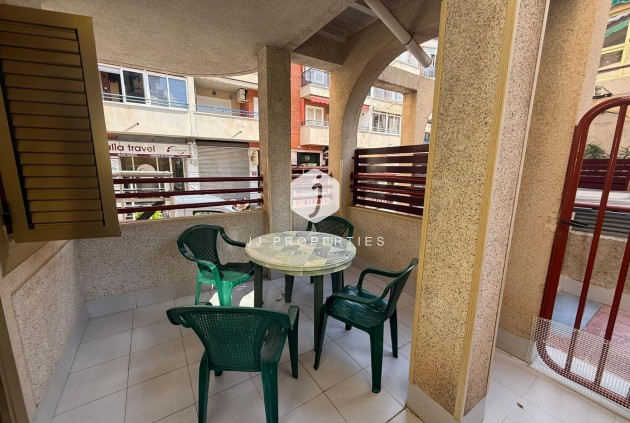 Tweedehands - Appartement / flat -
Torrevieja - Acequion