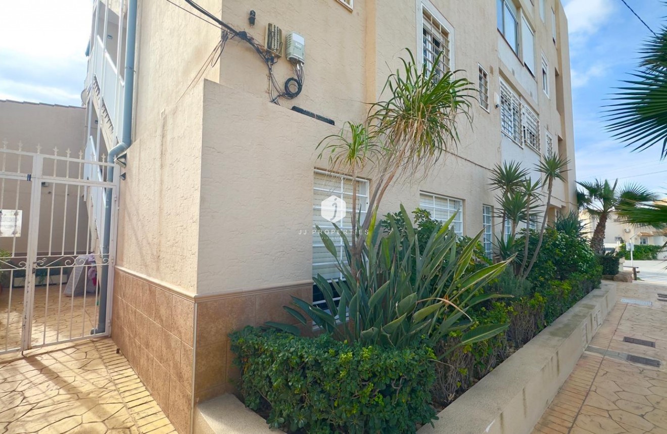 Tweedehands - Appartement / flat -
Torrevieja - Zona Los Frutales
