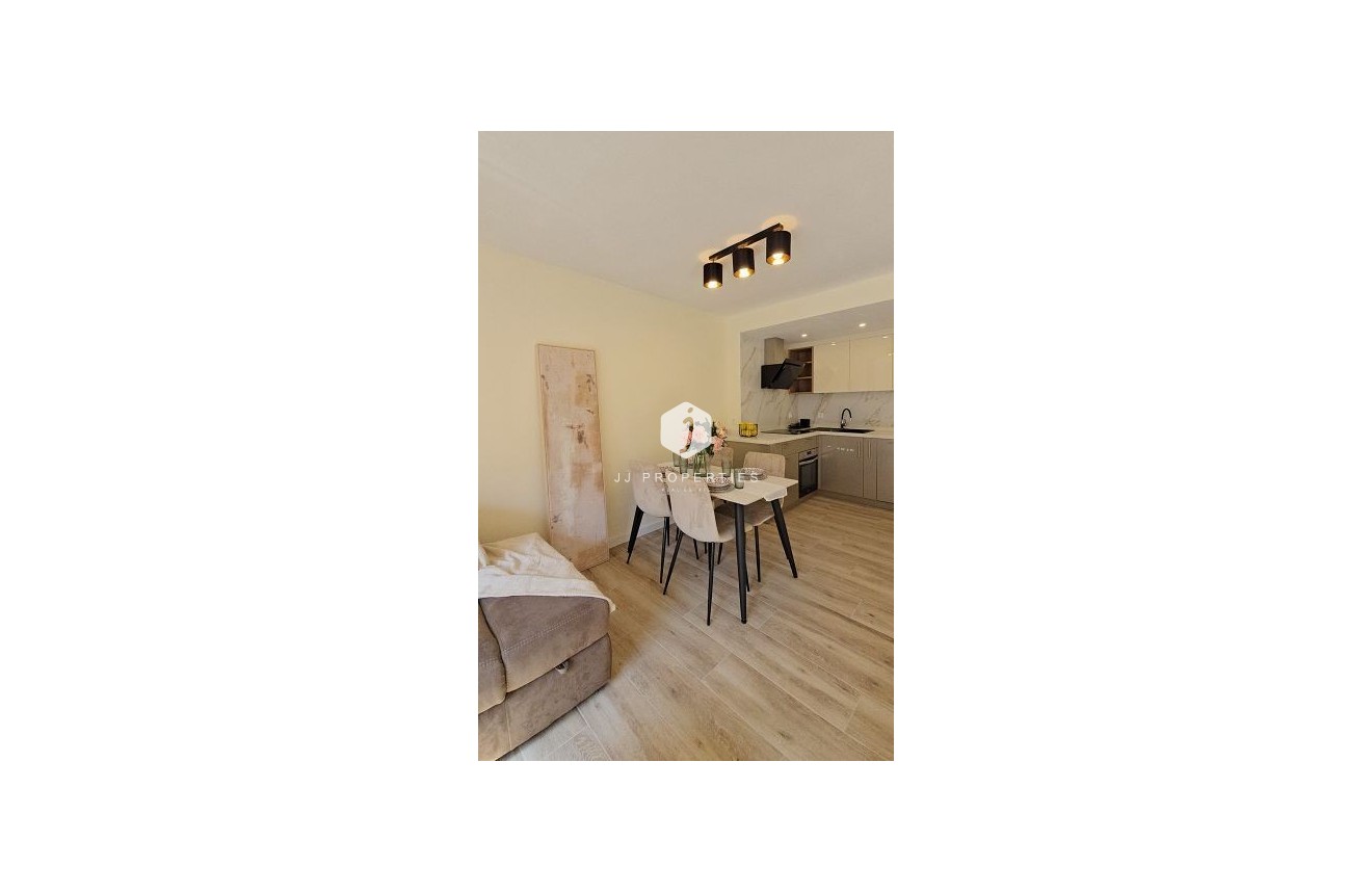 Tweedehands - Appartement / flat -
Torrevieja - Centro