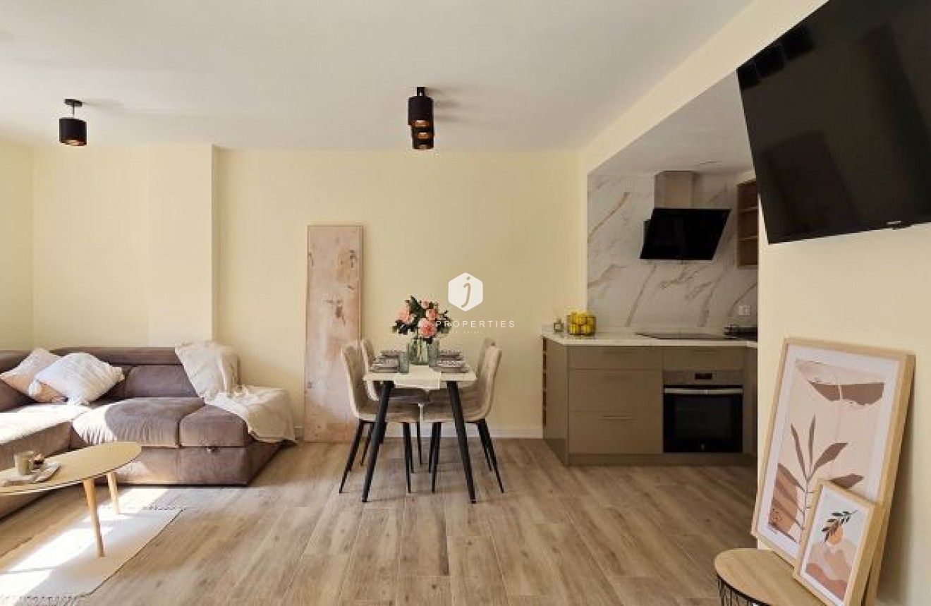 Tweedehands - Appartement / flat -
Torrevieja - Centro