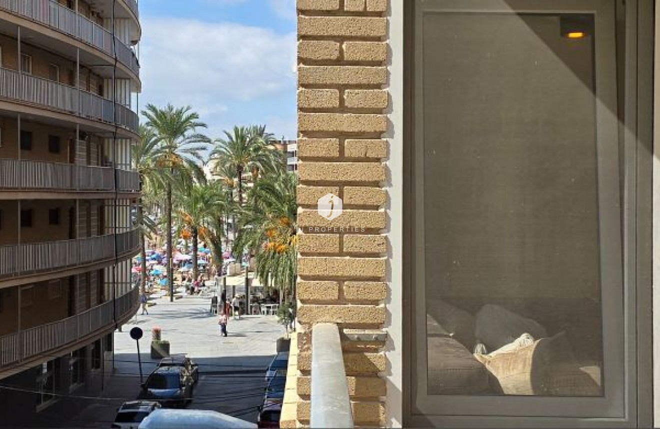 Tweedehands - Appartement / flat -
Torrevieja - Centro