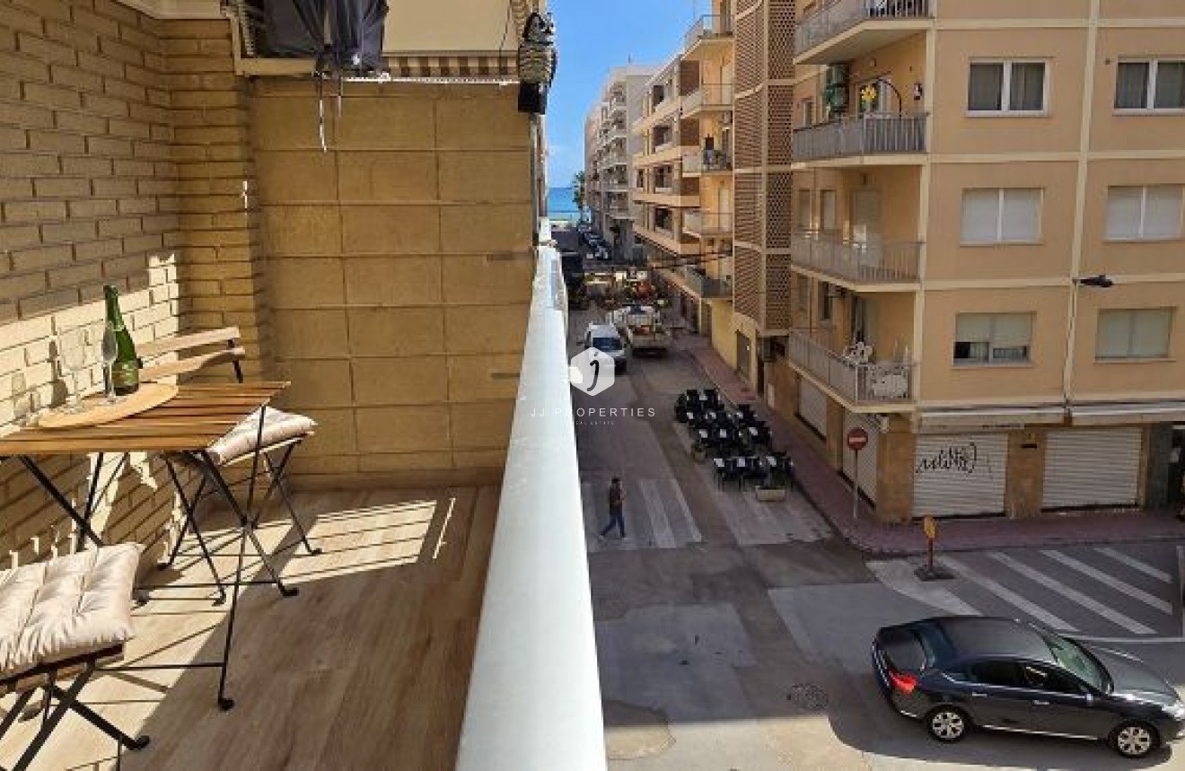 Tweedehands - Appartement / flat -
Torrevieja - Centro
