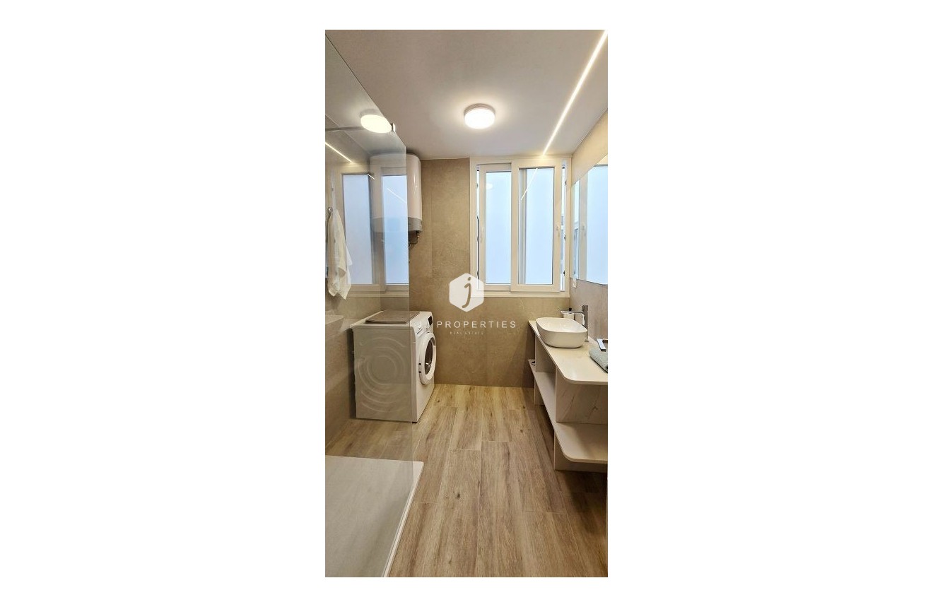 Tweedehands - Appartement / flat -
Torrevieja - Centro