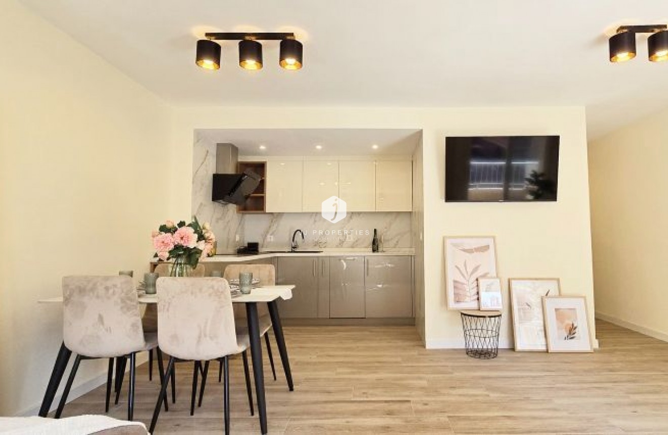 Tweedehands - Appartement / flat -
Torrevieja - Centro