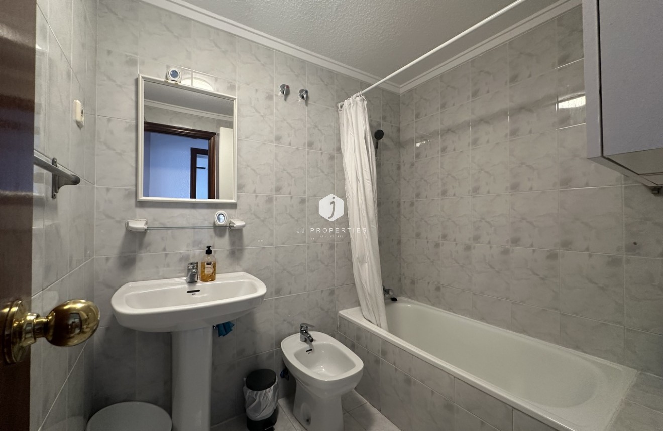 Tweedehands - Appartement / flat -
Torrevieja - Costa Blanca