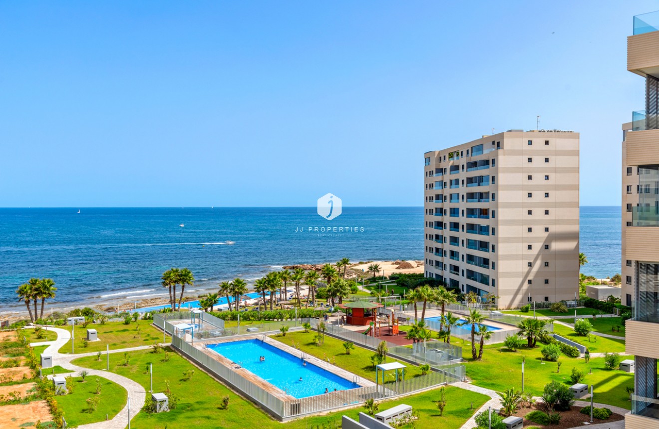 D'occasion - Appartement -
Punta Prima - Costa Blanca