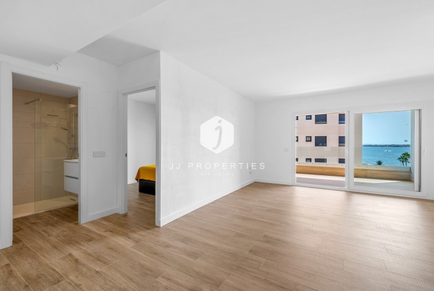 D'occasion - Appartement -
Punta Prima - Costa Blanca