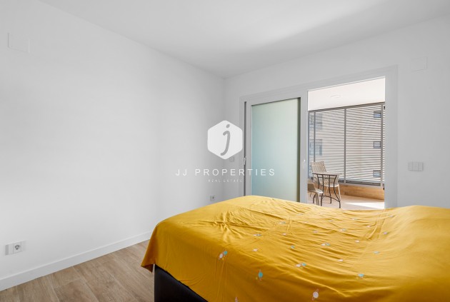 D'occasion - Appartement -
Punta Prima - Costa Blanca