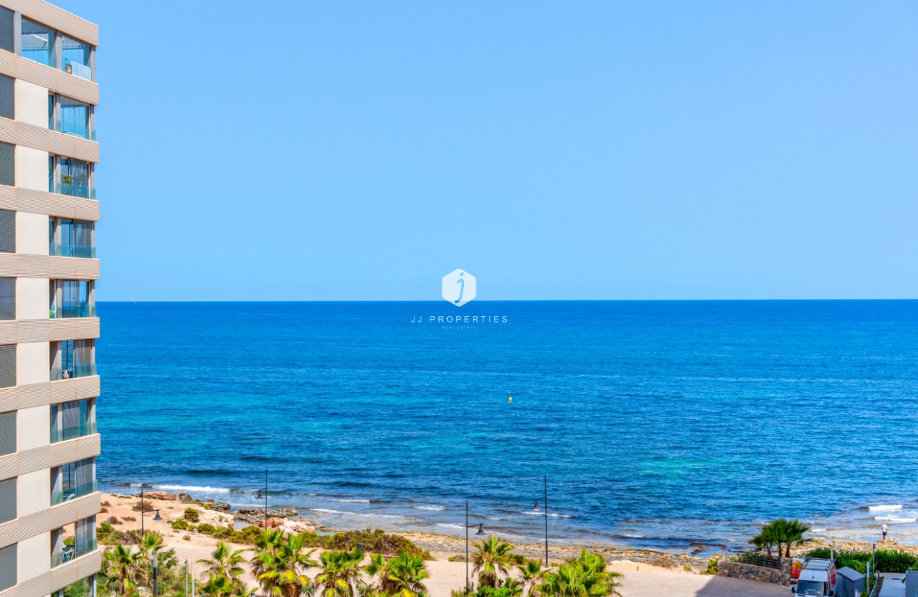 D'occasion - Appartement -
Punta Prima - Costa Blanca